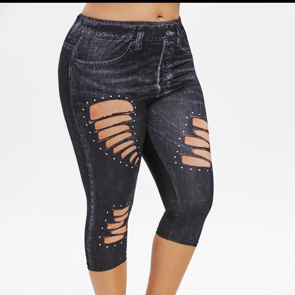 I bought these from ROSEGAL size 5x. I wear 3x